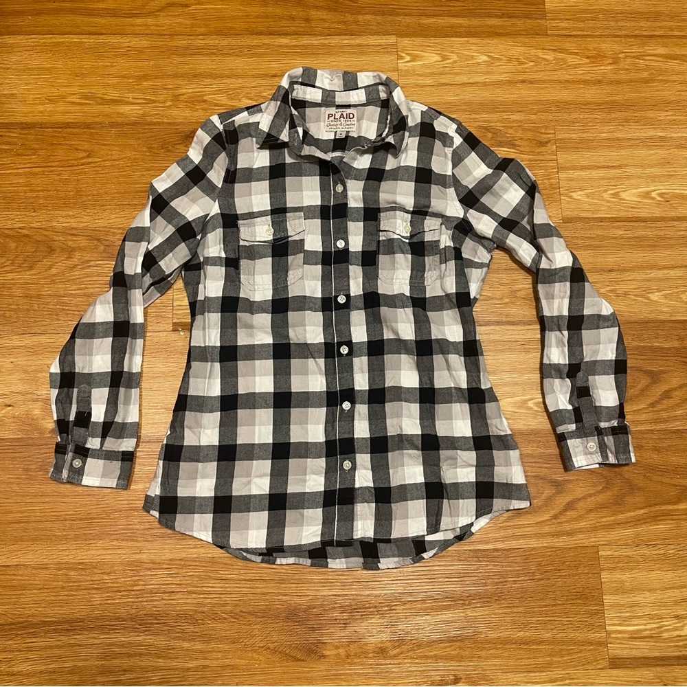 Old Navy Ladies Long Sleeve Plaid Flannel Shirt, Black White Checkers, Medium